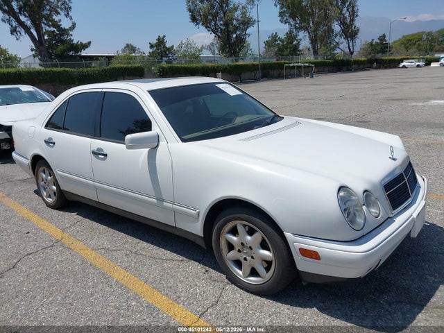 Salvage Mercedes-Benz E-Class Image