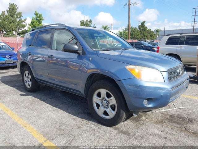 Salvage Toyota RAV4 Image
