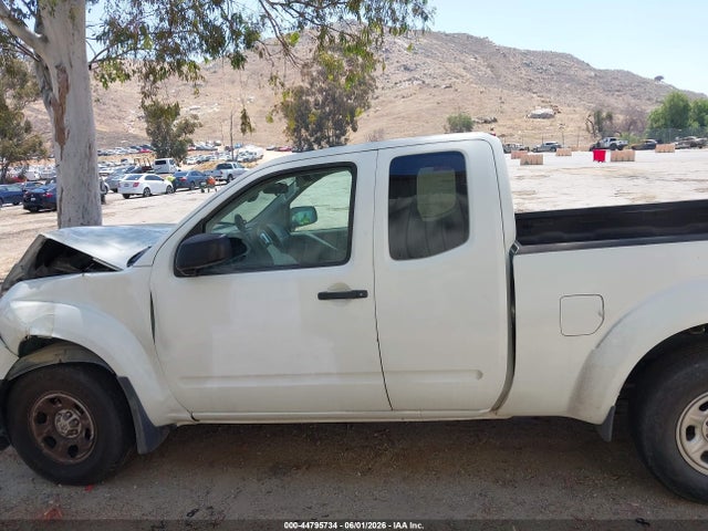 Nissan Frontier S