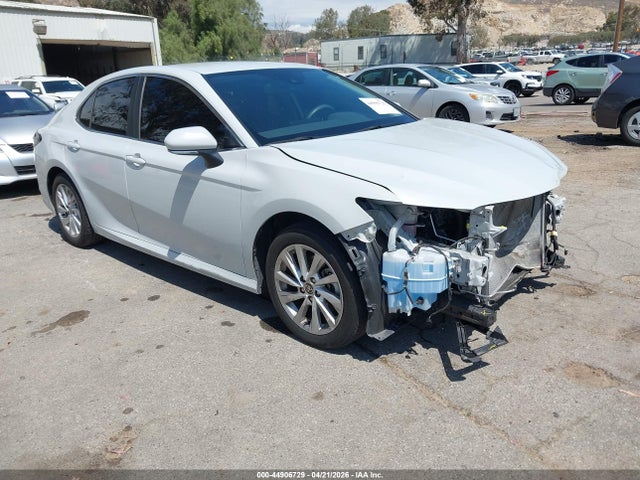Salvage Toyota Camry Image