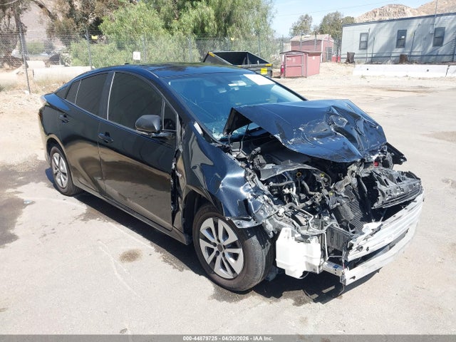 Salvage Toyota Prius Image