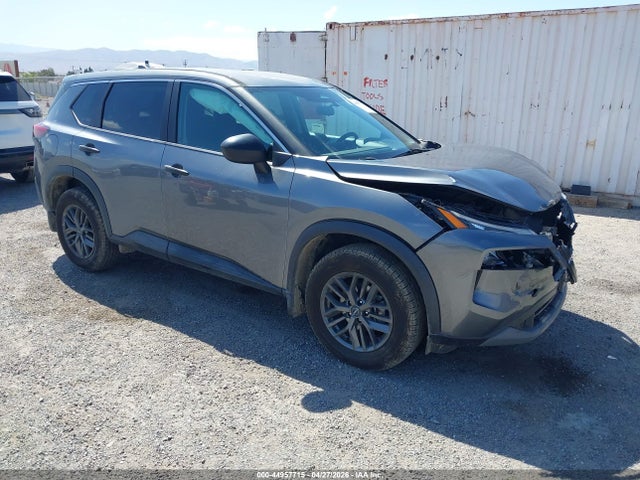Salvage Nissan Rogue Image
