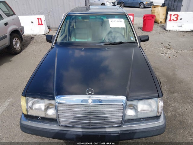 Mercedes-Benz 400 E