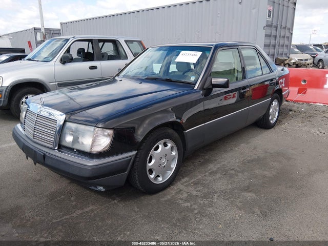 Mercedes-Benz 400 E
