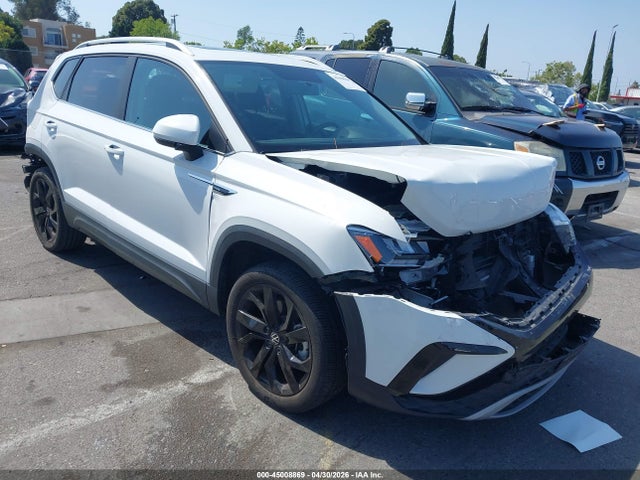 Salvage Volkswagen Taos Image