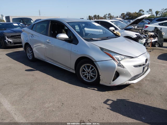 Salvage Toyota Prius Image