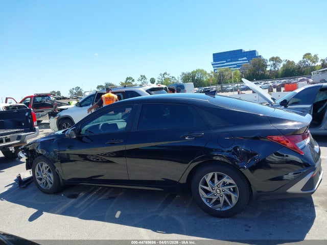 Hyundai ELANTRA Blue