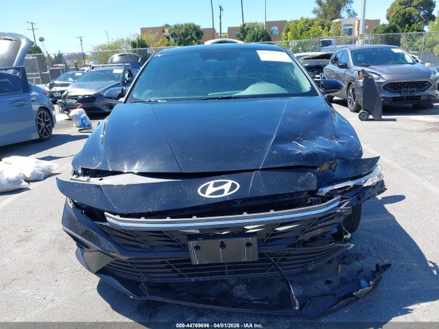Hyundai ELANTRA Blue