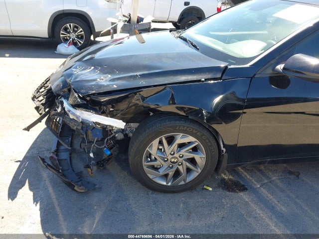 Hyundai ELANTRA Blue