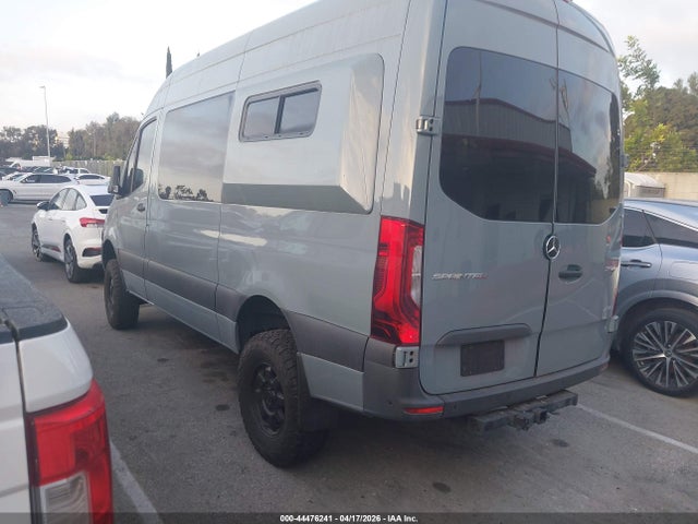Mercedes-Benz Sprinter 2500 Standard Roof 4-cyl Diesel Ho