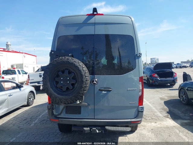 Mercedes-Benz Sprinter 2500 Standard Roof 4-cyl Diesel Ho