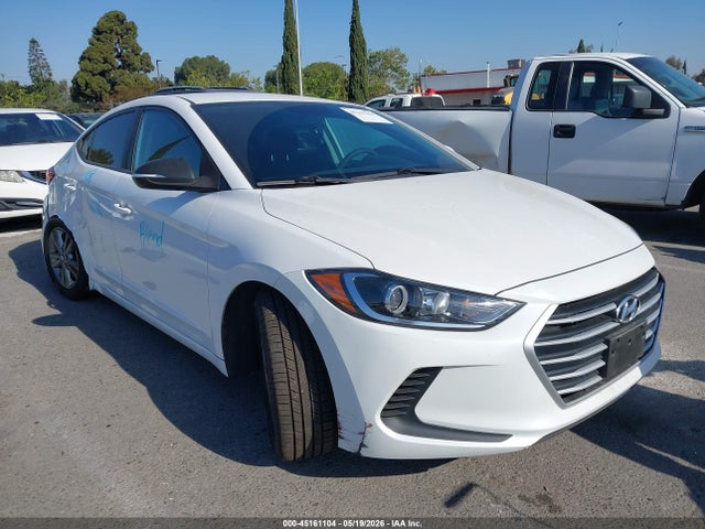 Salvage Hyundai ELANTRA Image