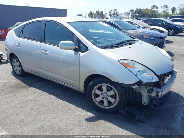 Salvage Toyota Prius Image