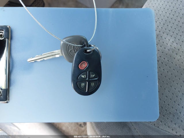 Toyota Sienna Le