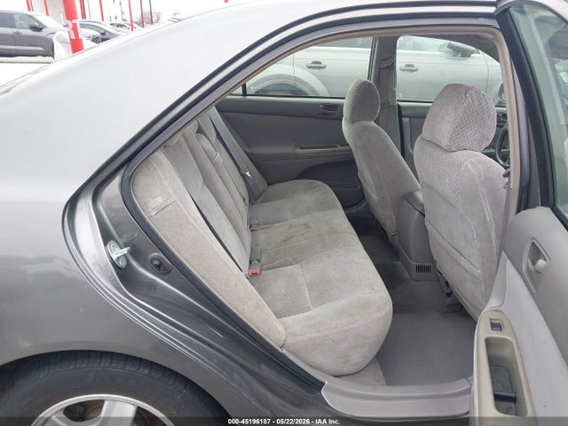 Toyota Camry Le V6