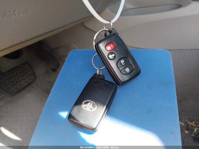 Toyota Camry Xle V6
