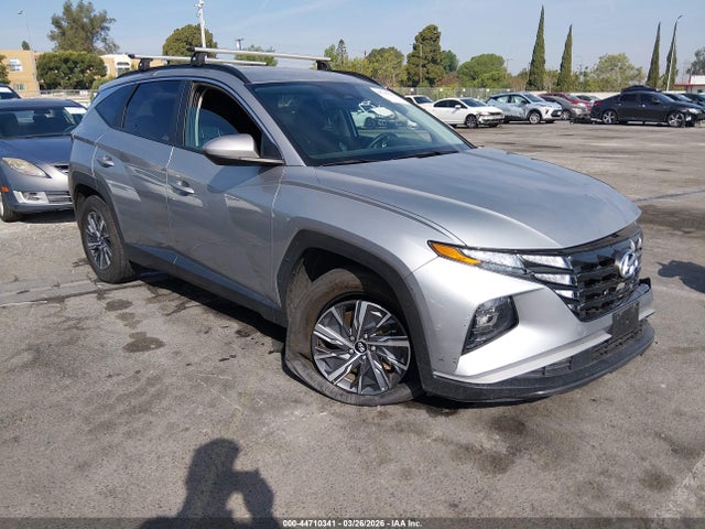 Salvage Hyundai TUCSON Image