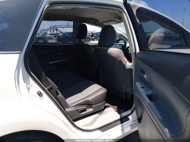 Toyota Prius v Three