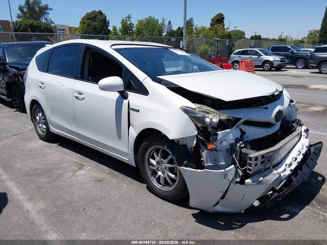 Salvage Toyota Prius v Image