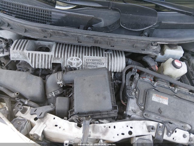 Toyota Prius v Three