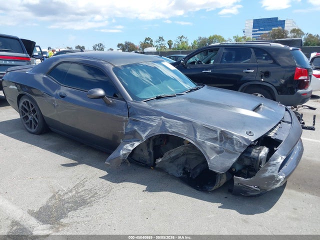 Salvage Dodge Challenger Image
