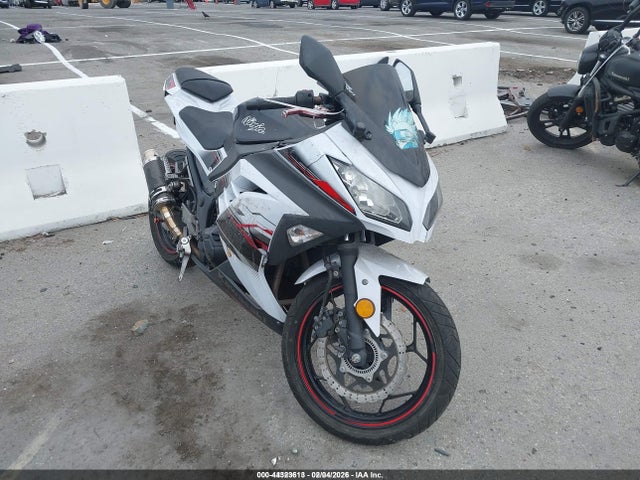 Salvage Kawasaki Ex300 Image