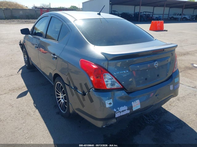 Nissan Versa 1.6 S+