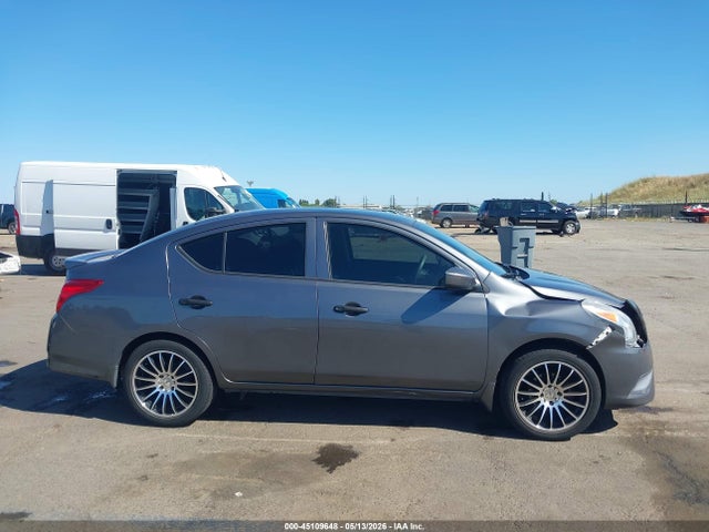Nissan Versa 1.6 S+