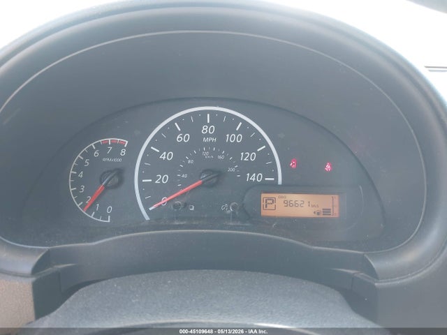 Nissan Versa 1.6 S+
