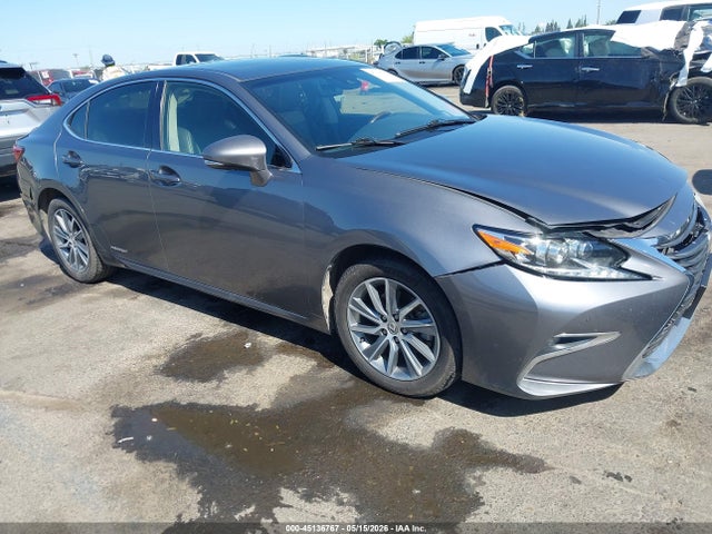 Salvage Lexus Es Image