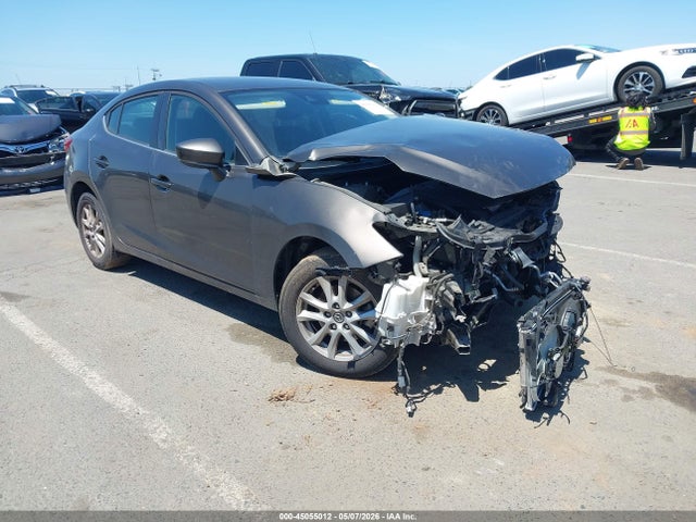 Salvage Mazda Mazda3 Image