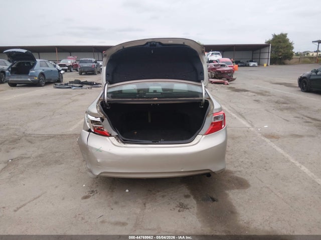 Toyota Camry Le