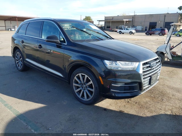 Salvage Audi Q7 Image