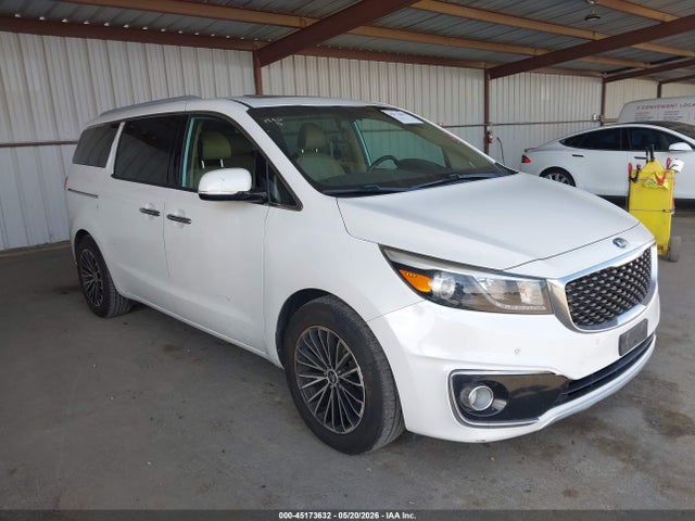 Salvage Kia Sedona Image