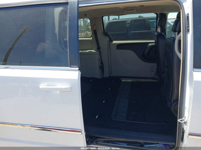 Chrysler Town & Country Touring