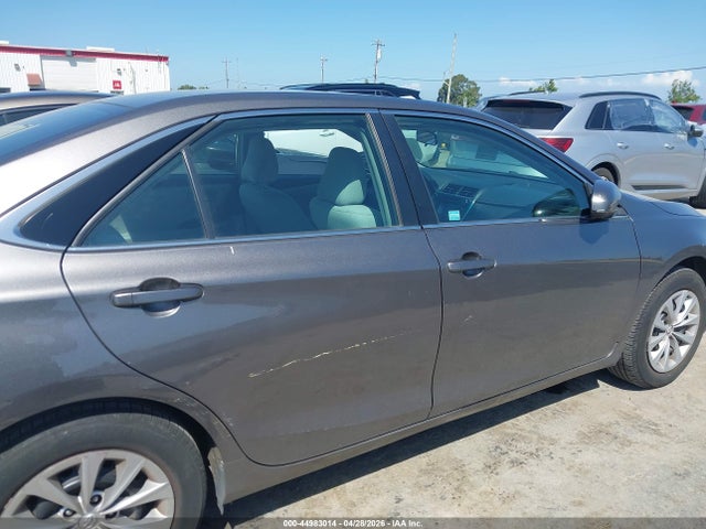 Toyota Camry Le