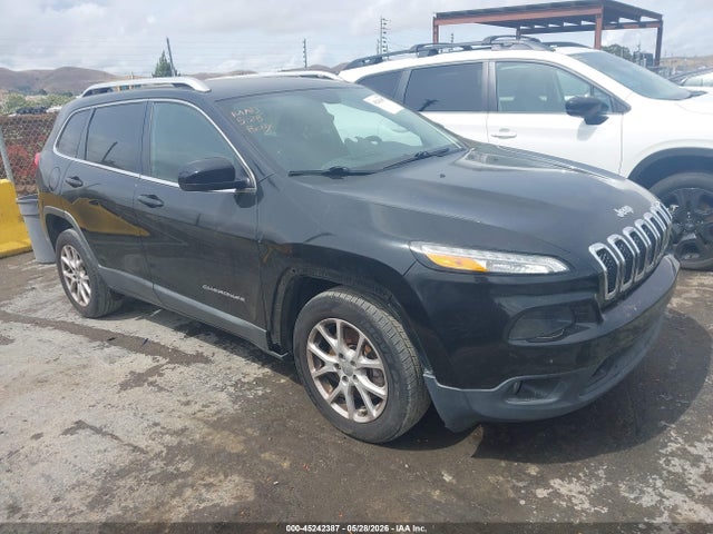 Salvage Jeep Cherokee Image