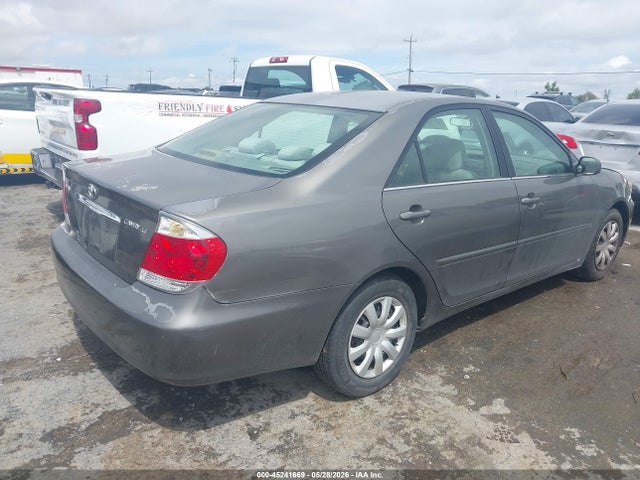 Toyota Camry Le