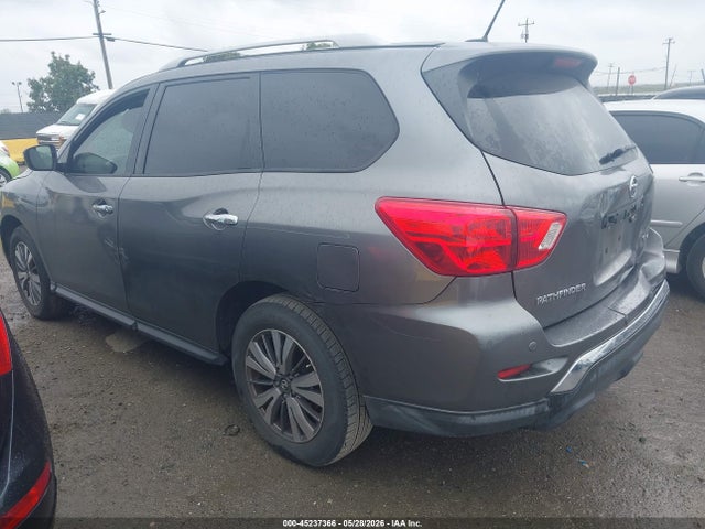 Nissan Pathfinder Sv