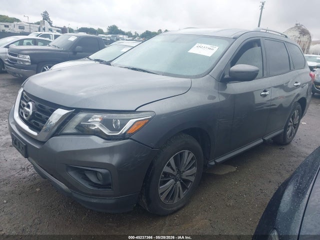 Nissan Pathfinder Sv