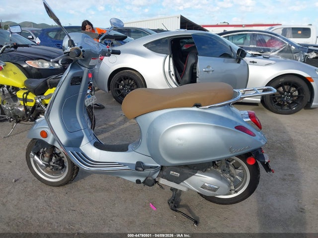 Vespa Primavera Sprint 150