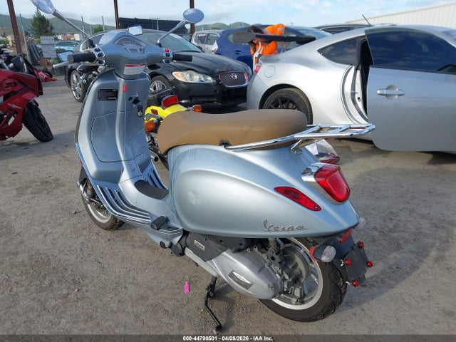 Vespa Primavera Sprint 150