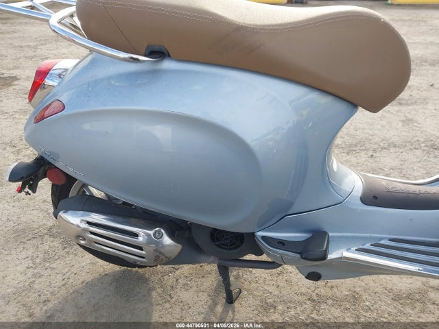Vespa Primavera Sprint 150
