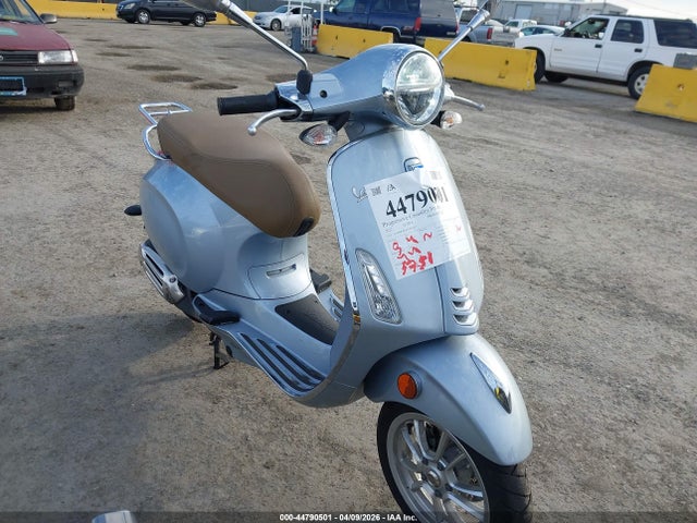 Salvage Vespa Primavera Sprint Image