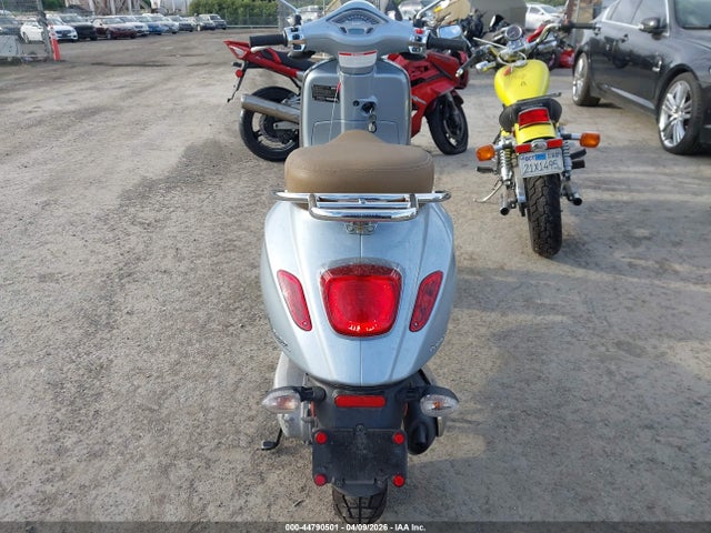 Vespa Primavera Sprint 150