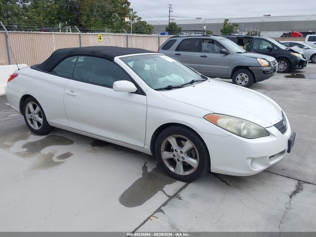 Salvage Toyota Camry Image