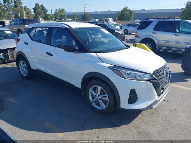 Salvage Nissan Kicks Image