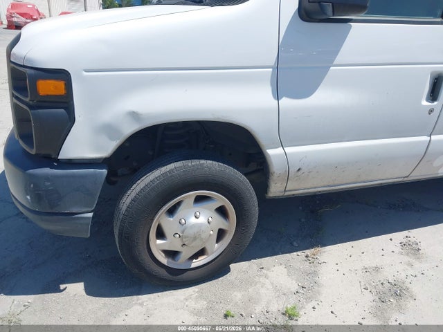 Ford E-150 Commercial