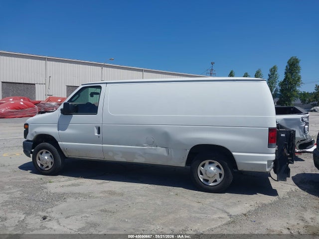 Ford E-150 Commercial