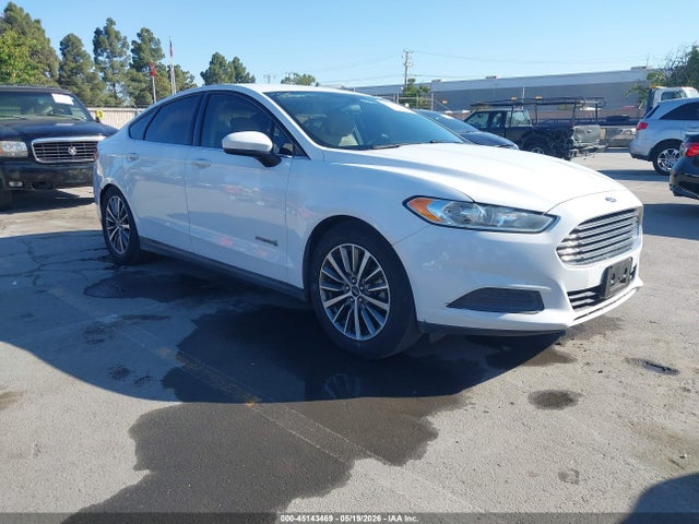 Salvage Ford Fusion Image